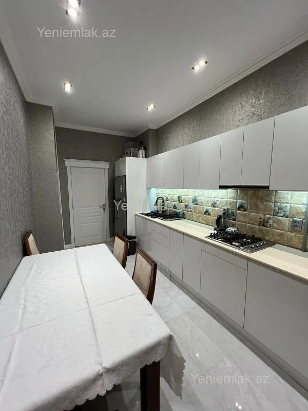 Satılır 4 otaqlı yeni tikili 160 m²