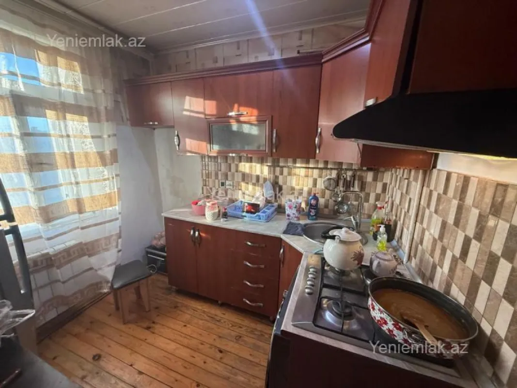 Satılır 2 otaqlı köhnə tikili 46 m²