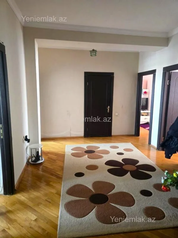 Satılır 3 otaqlı yeni tikili 130 m²