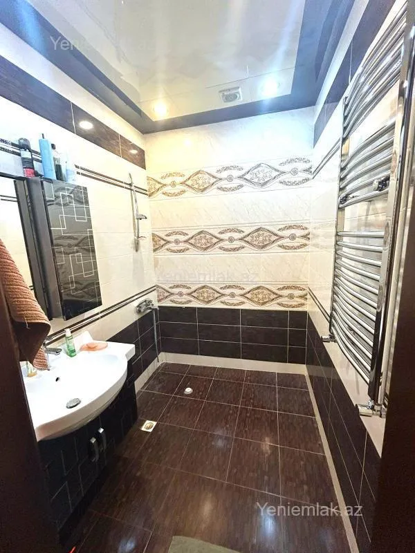 Satılır 3 otaqlı yeni tikili 105 m²