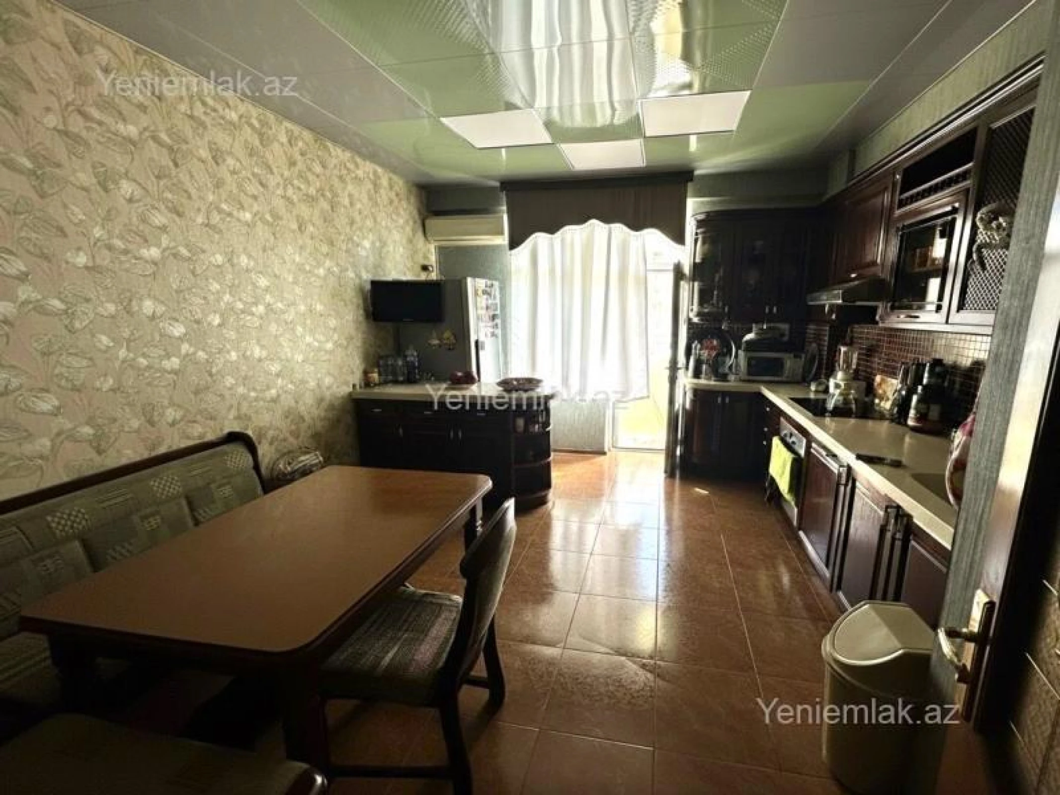 Satılır 3 otaqlı yeni tikili 135 m²