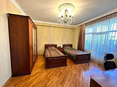 Satılır 3 otaqlı yeni tikili 135 m²