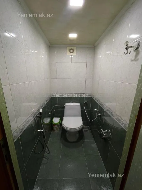 Satılır 4 otaqlı köhnə tikili 100 m²