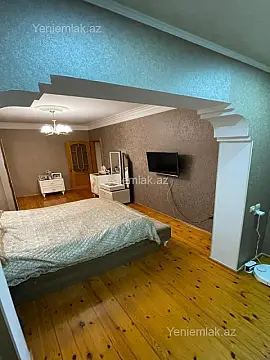 Satılır 4 otaqlı köhnə tikili 100 m²