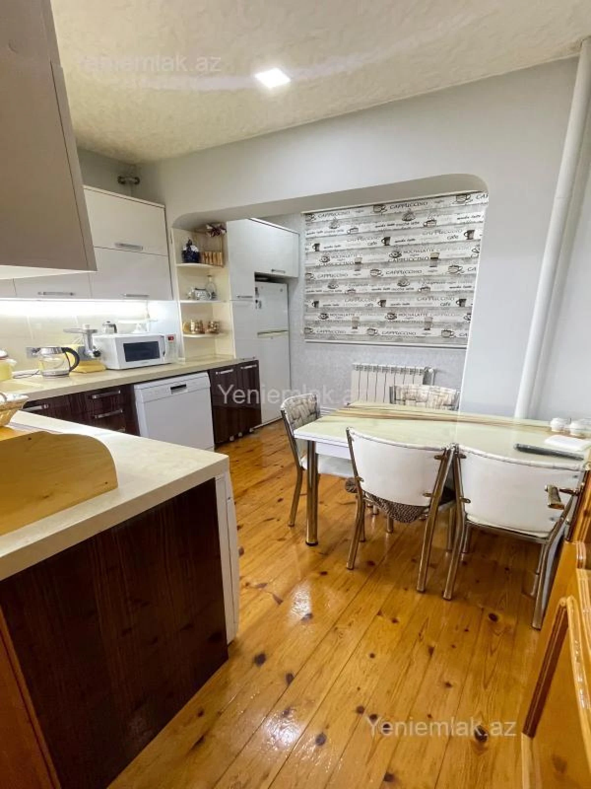 Satılır 4 otaqlı köhnə tikili 100 m²