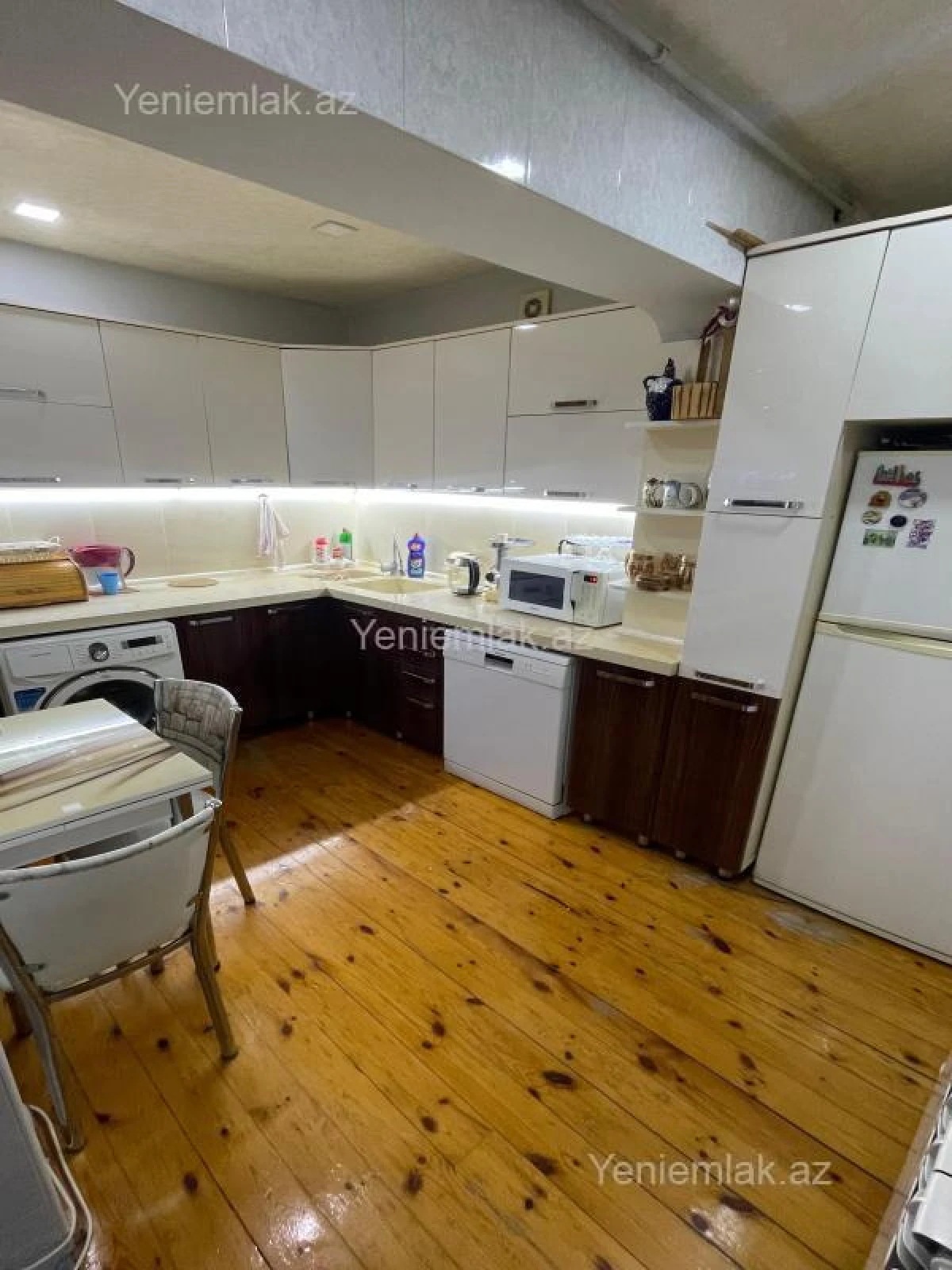 Satılır 4 otaqlı köhnə tikili 100 m²