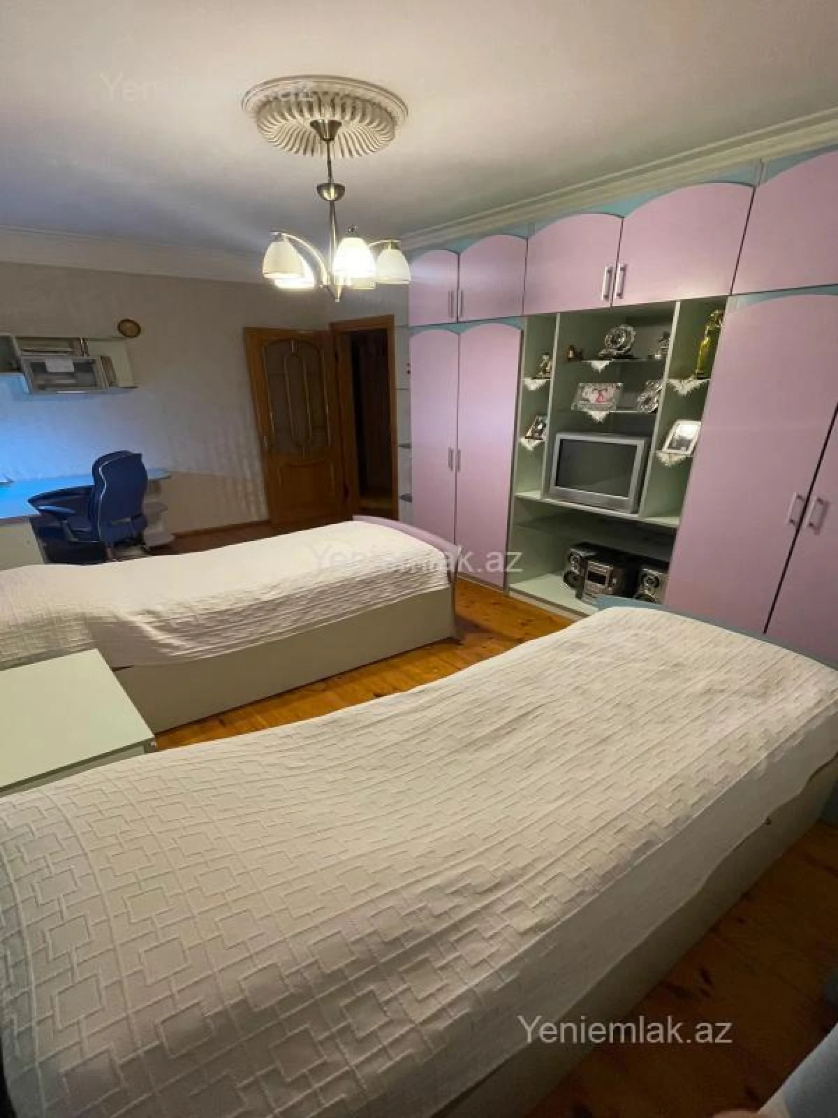 Satılır 4 otaqlı köhnə tikili 100 m²