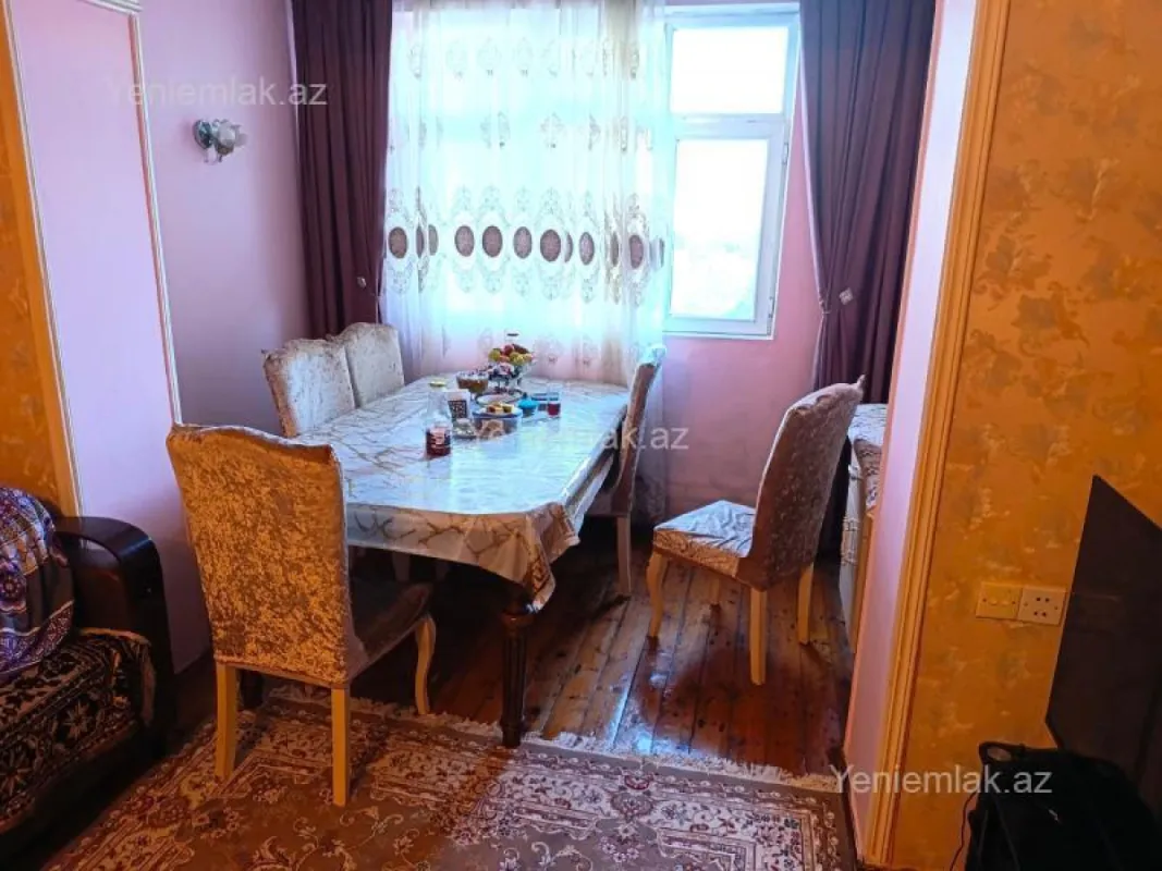 Satılır 3 otaqlı köhnə tikili 75 m²