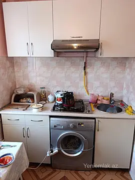 Satılır 3 otaqlı köhnə tikili 75 m²