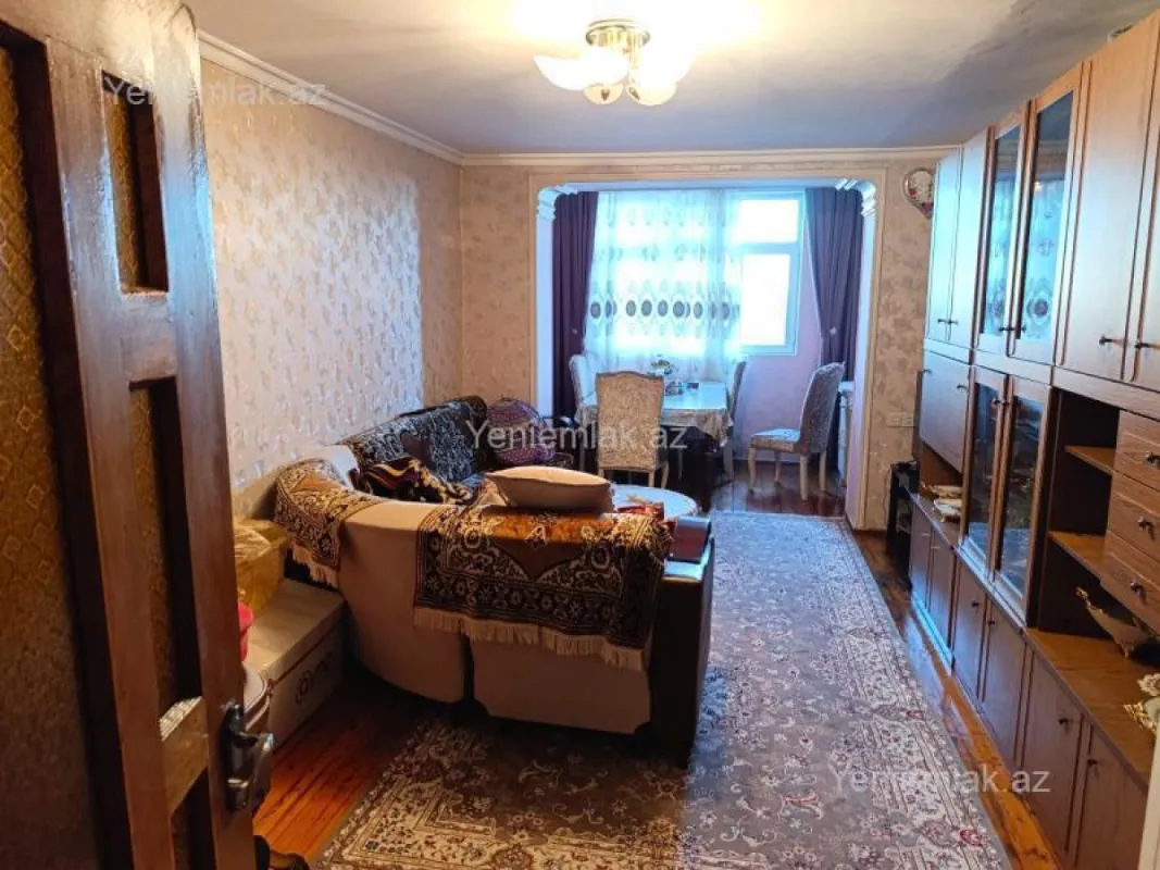 Satılır 3 otaqlı köhnə tikili 75 m²