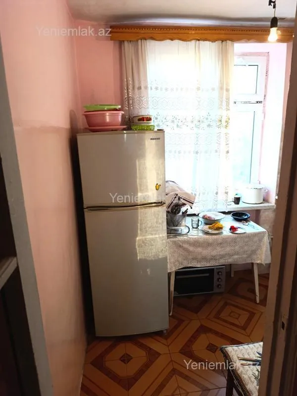 Satılır 3 otaqlı köhnə tikili 75 m²