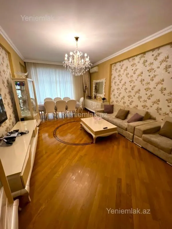 Satılır 3 otaqlı yeni tikili 125 m²