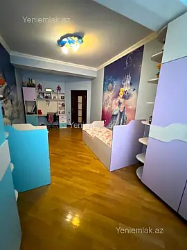 Satılır 3 otaqlı yeni tikili 125 m²