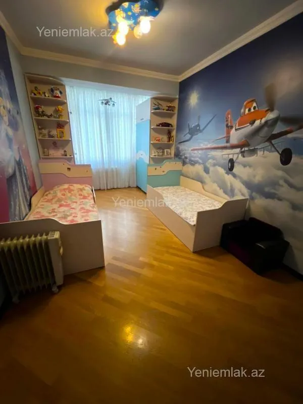 Satılır 3 otaqlı yeni tikili 125 m²