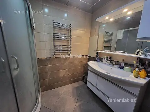 Kirayə verilir 2 otaqlı yeni tikili 62 m²