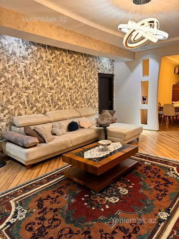 Satılır 4 otaqlı yeni tikili 135 m²
