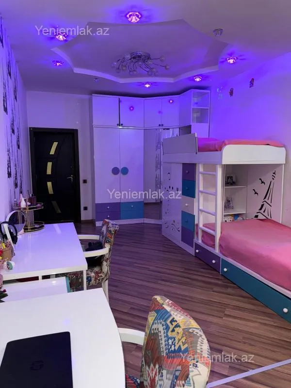 Satılır 4 otaqlı yeni tikili 135 m²