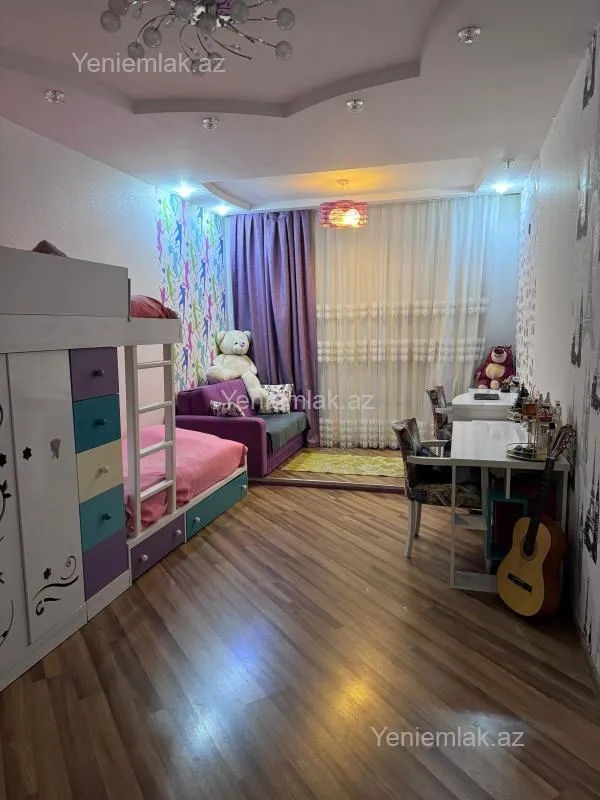 Satılır 4 otaqlı yeni tikili 135 m²
