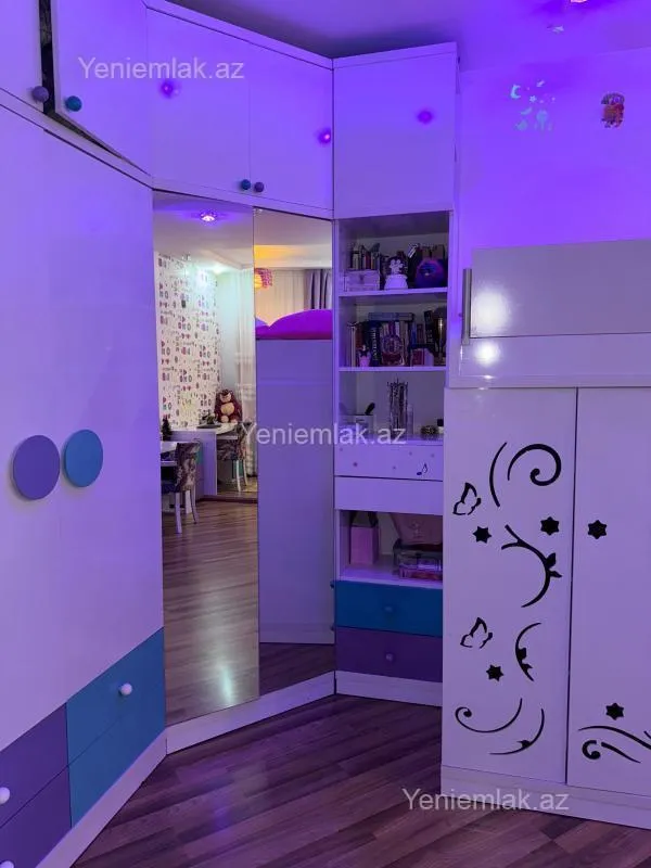 Satılır 4 otaqlı yeni tikili 135 m²