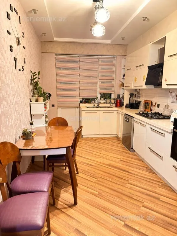 Satılır 4 otaqlı yeni tikili 135 m²