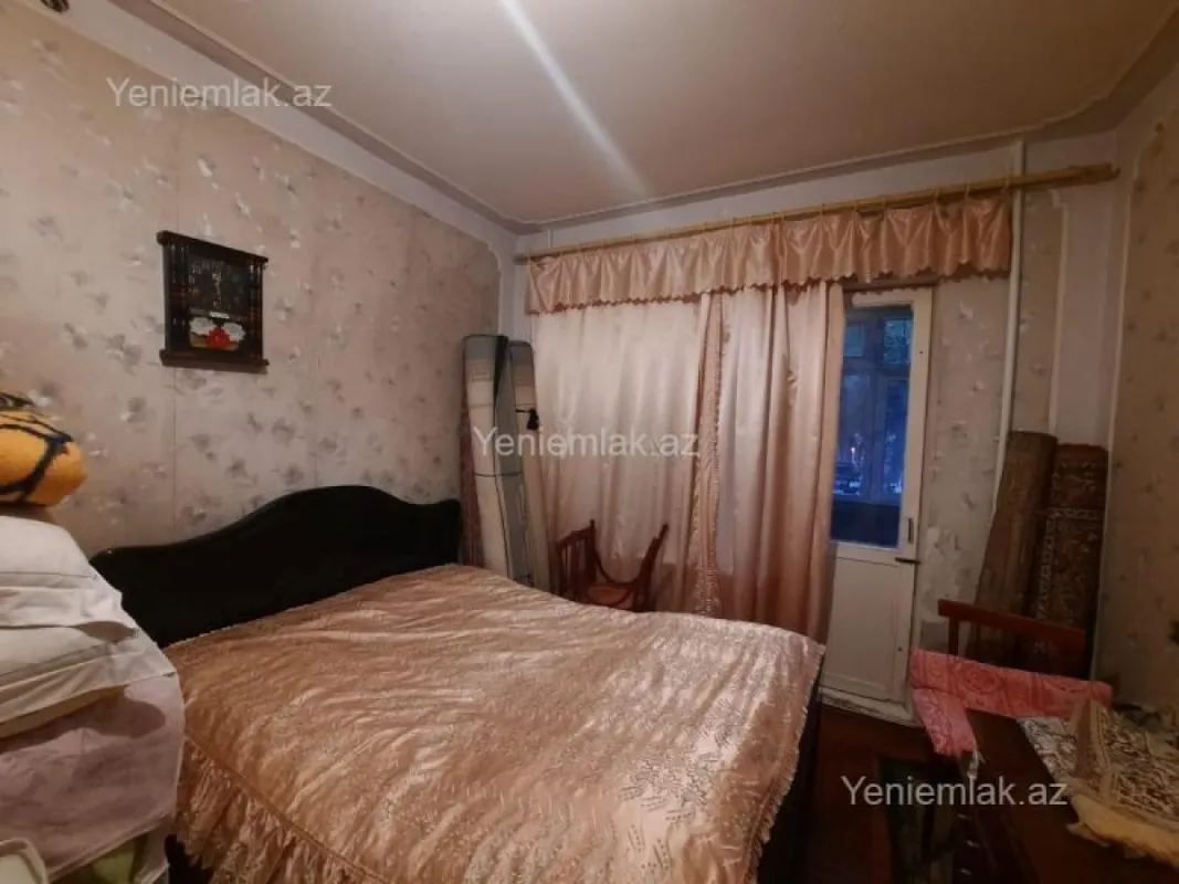 Satılır 3 otaqlı köhnə tikili 90 m²