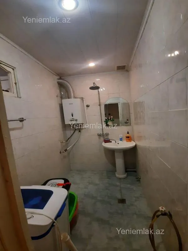 Satılır 3 otaqlı köhnə tikili 90 m²