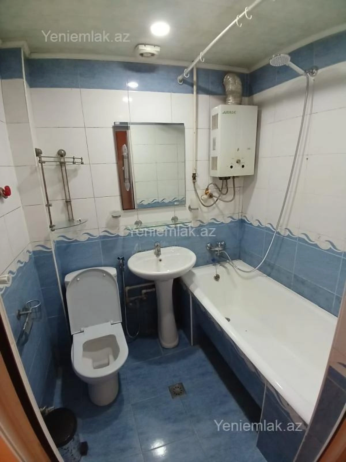 Satılır 3 otaqlı köhnə tikili 68 m²