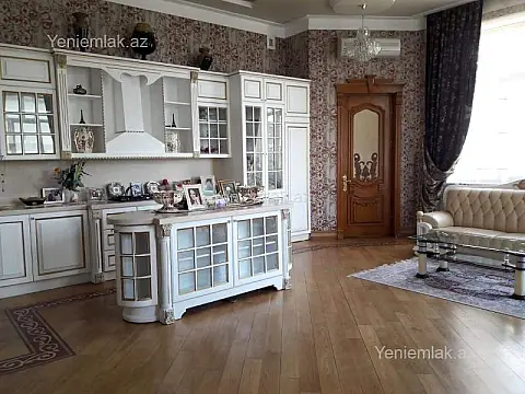 Satılır 7 otaqlı həyət evi 1000 m²
