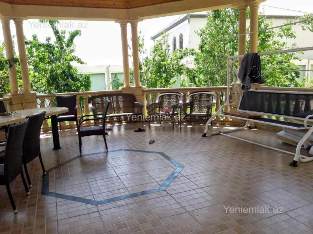 Satılır 7 otaqlı həyət evi 1000 m²
