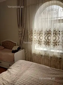 Satılır 5 otaqlı həyət evi 200 m²