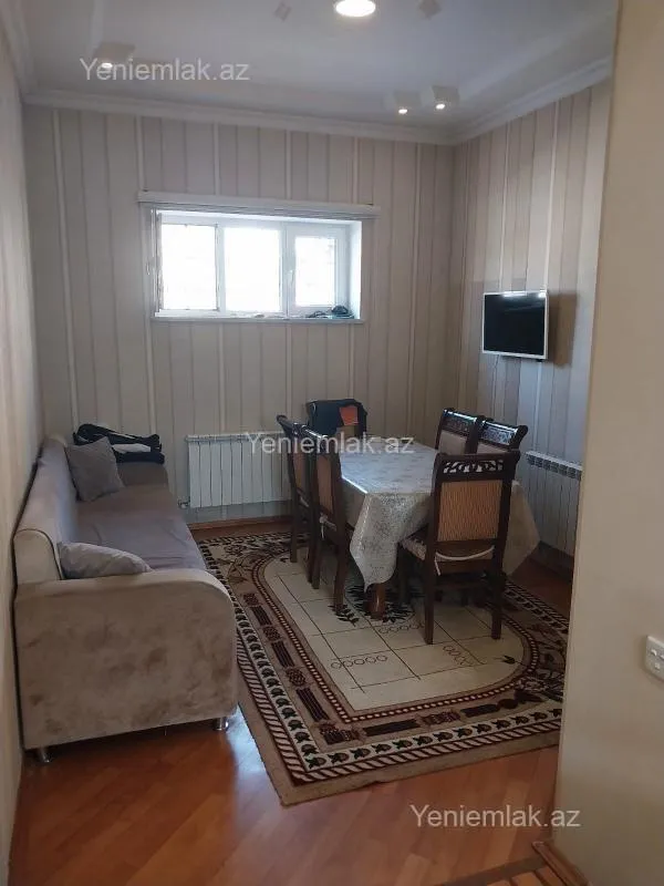 Satılır 5 otaqlı həyət evi 200 m²