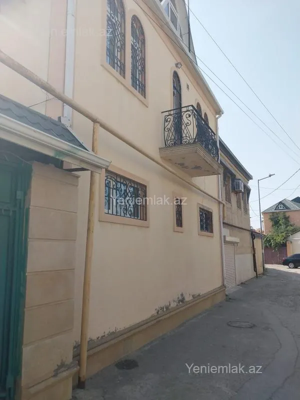 Satılır 5 otaqlı həyət evi 200 m²
