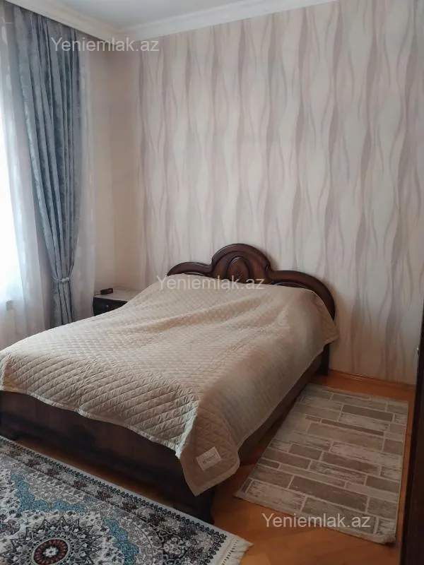 Satılır 5 otaqlı həyət evi 200 m²