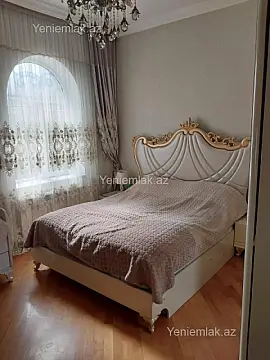 Satılır 5 otaqlı həyət evi 200 m²