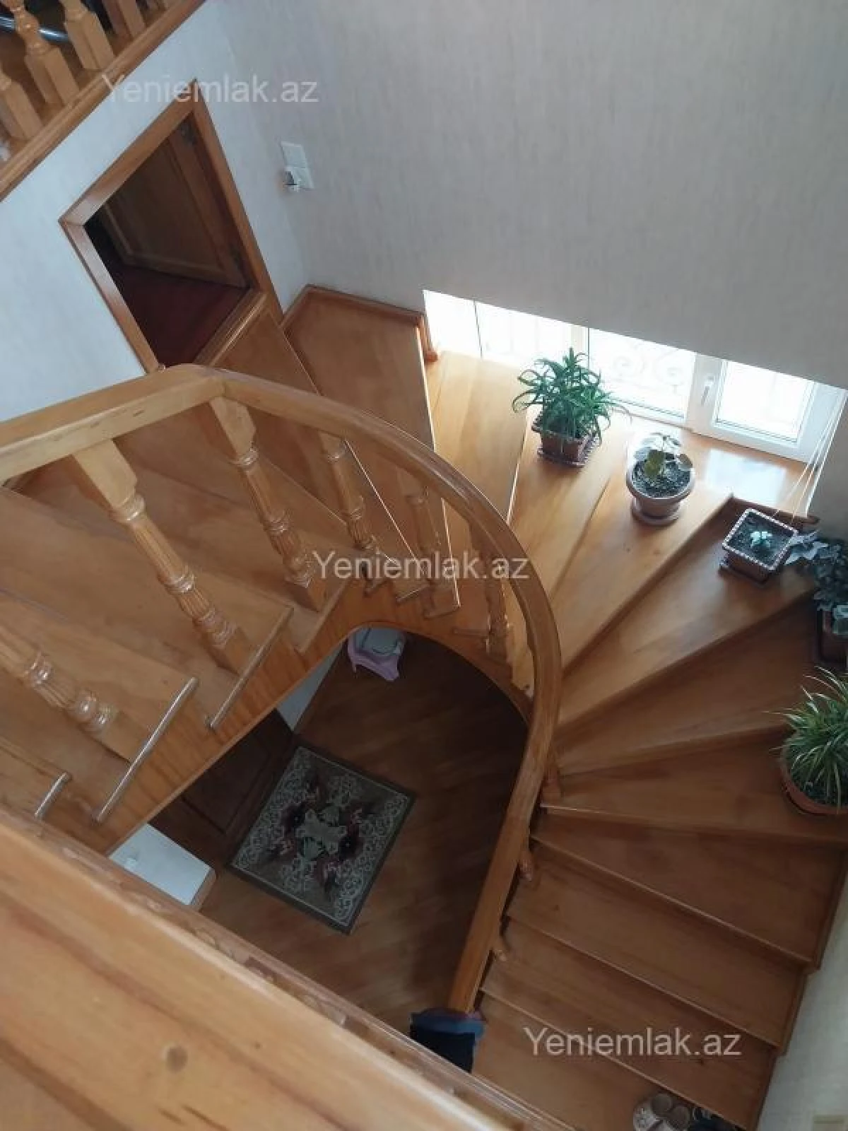 Satılır 5 otaqlı həyət evi 200 m²