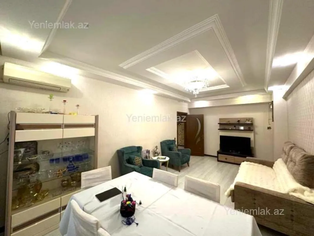 Satılır 3 otaqlı yeni tikili 130 m²