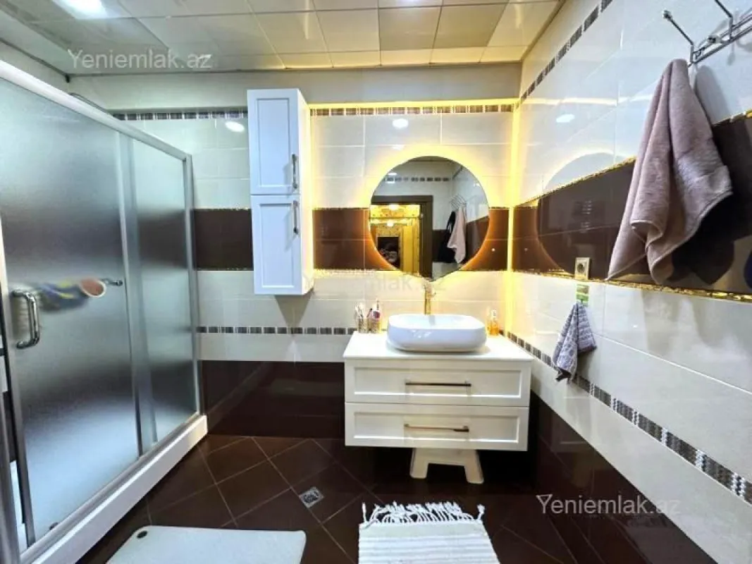 Satılır 3 otaqlı yeni tikili 130 m²