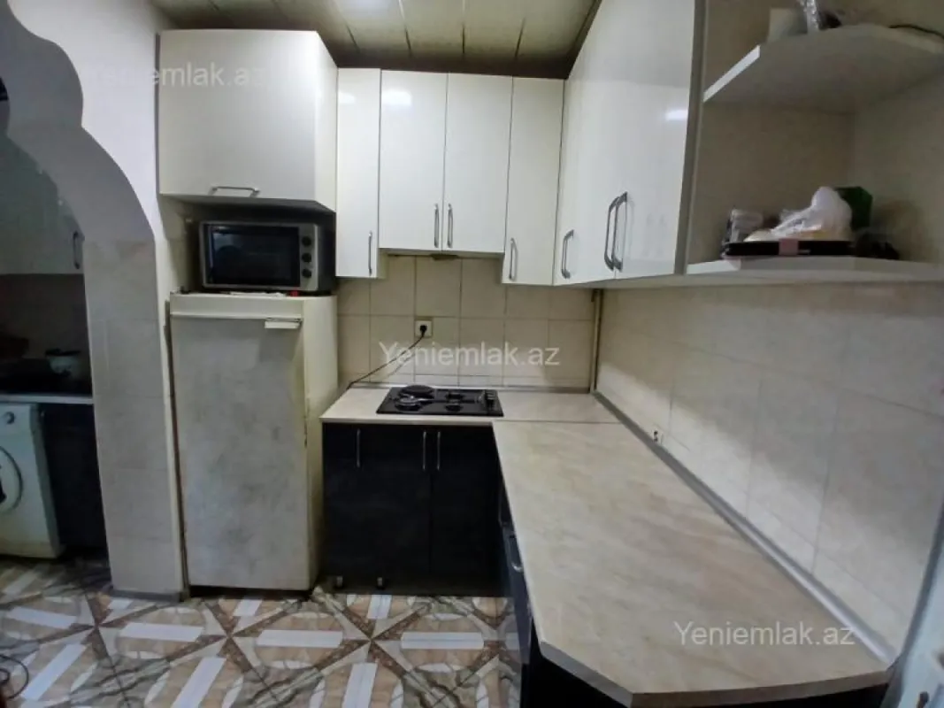 Satılır 3 otaqlı köhnə tikili 80 m²