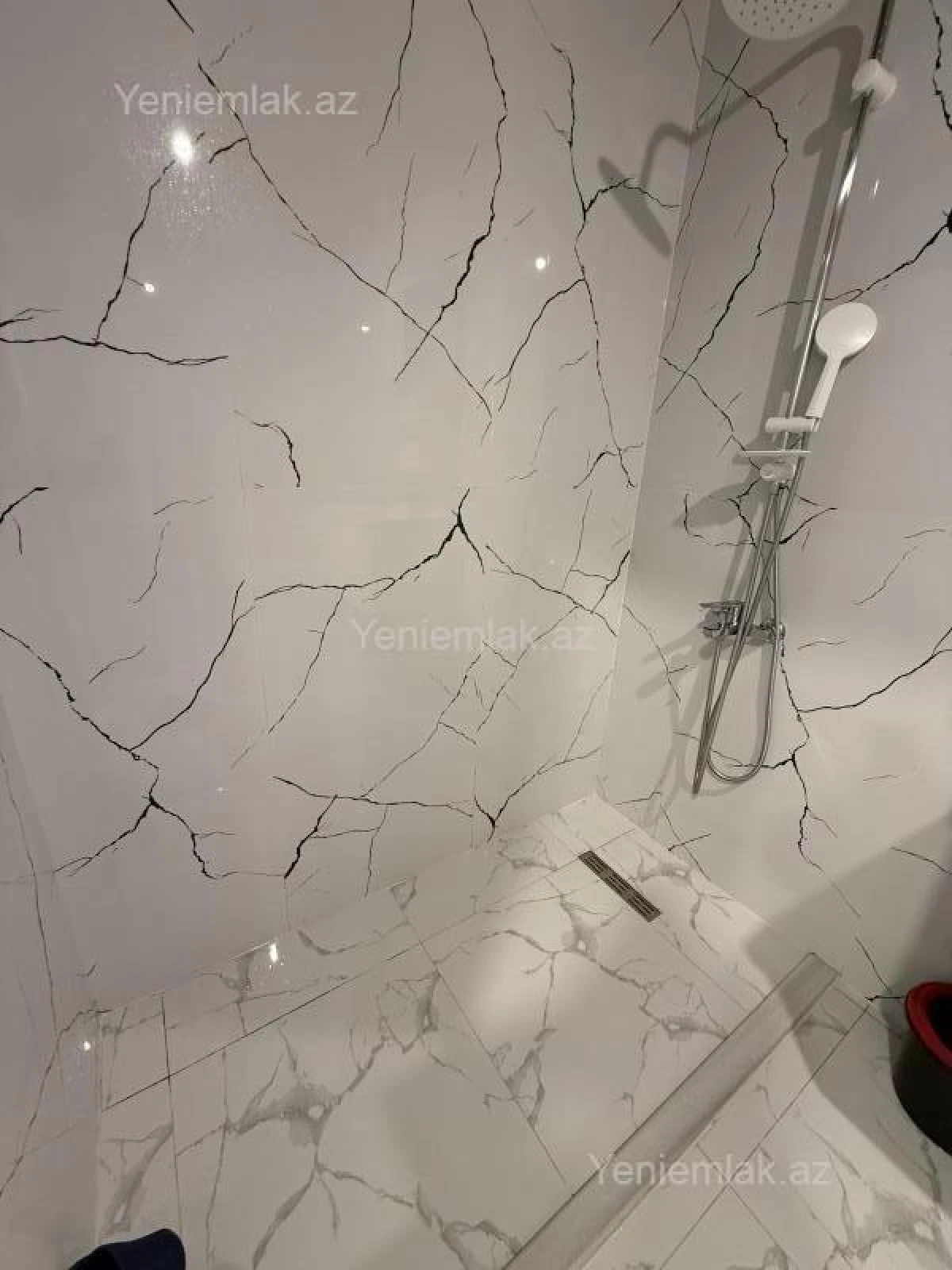 Satılır 2 otaqlı yeni tikili 70 m²