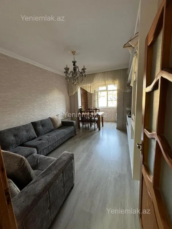 Satılır 2 otaqlı köhnə tikili 60 m²