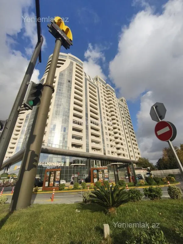 Satılır 2 otaqlı yeni tikili 81 m²