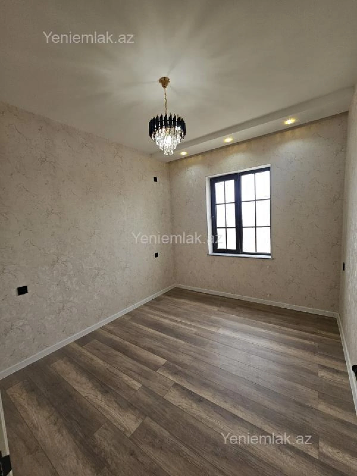 Satılır 5 otaqlı həyət evi 200 m²
