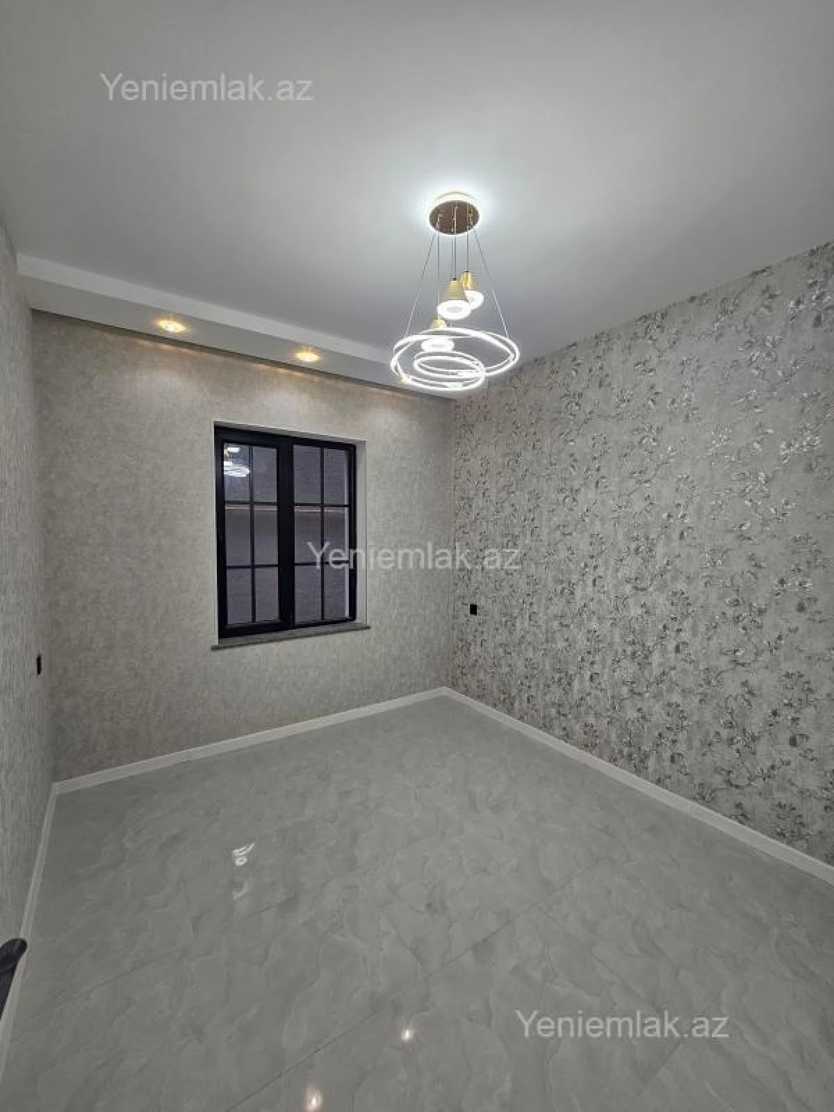 Satılır 5 otaqlı həyət evi 200 m²