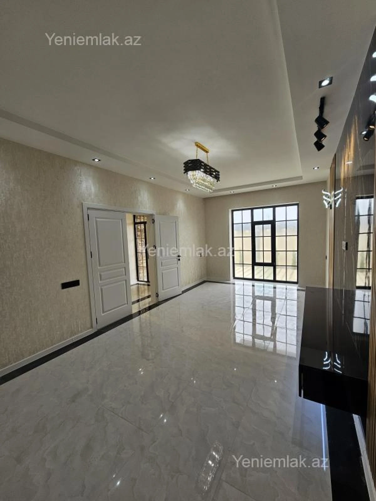 Satılır 5 otaqlı həyət evi 200 m²