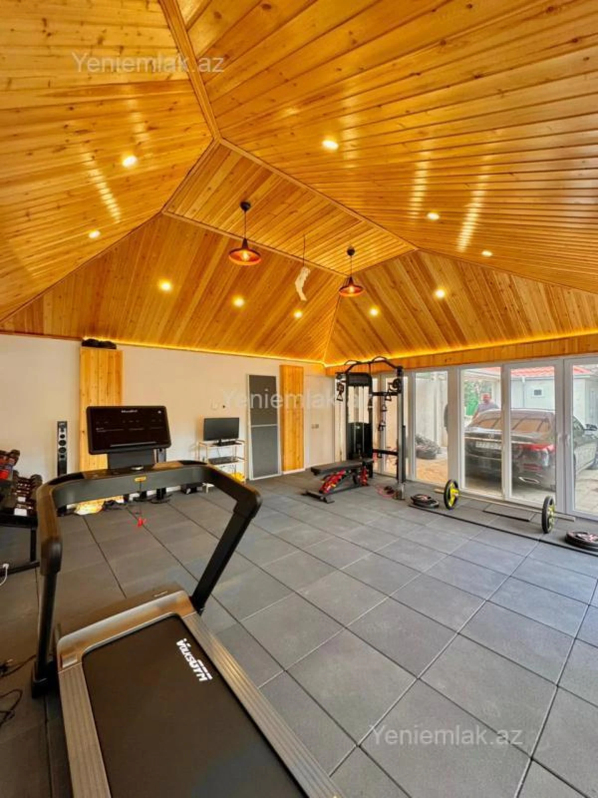 Satılır 5 otaqlı həyət evi 300 m²