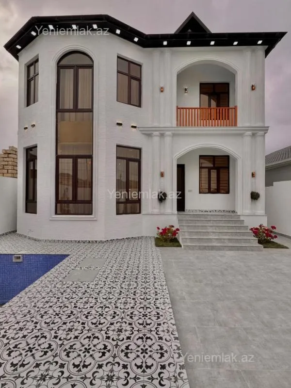 Satılır 5 otaqlı həyət evi 210 m²