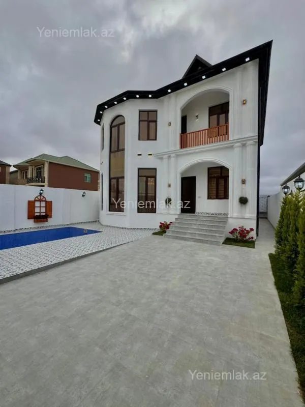 Satılır 5 otaqlı həyət evi 210 m²
