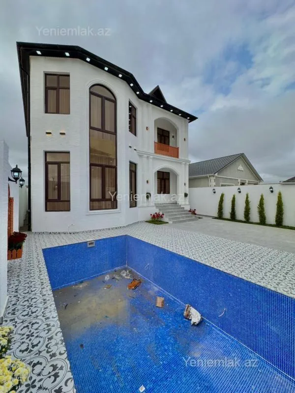 Satılır 5 otaqlı həyət evi 210 m²