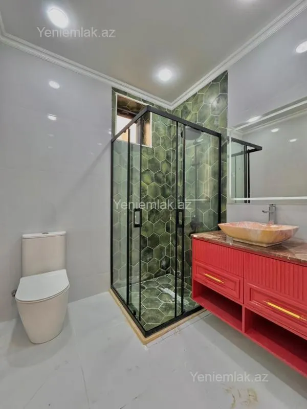 Satılır 5 otaqlı həyət evi 210 m²