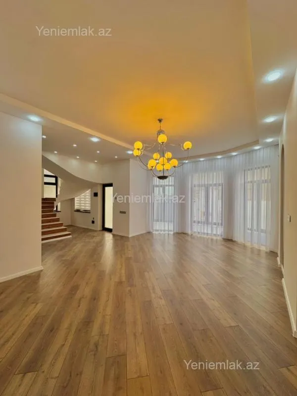 Satılır 5 otaqlı həyət evi 210 m²